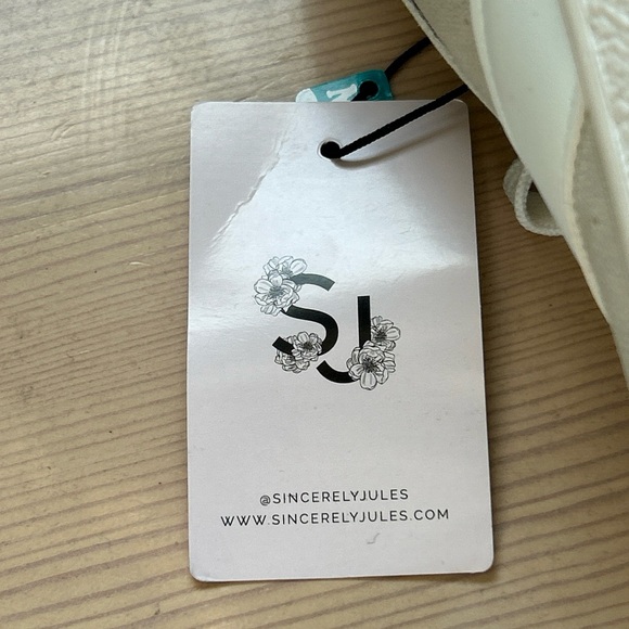 Sincerely Jules Comfort Women's Memory Foam Sneakers Beige White NEW Size 7.5 - Picture 7 of 14